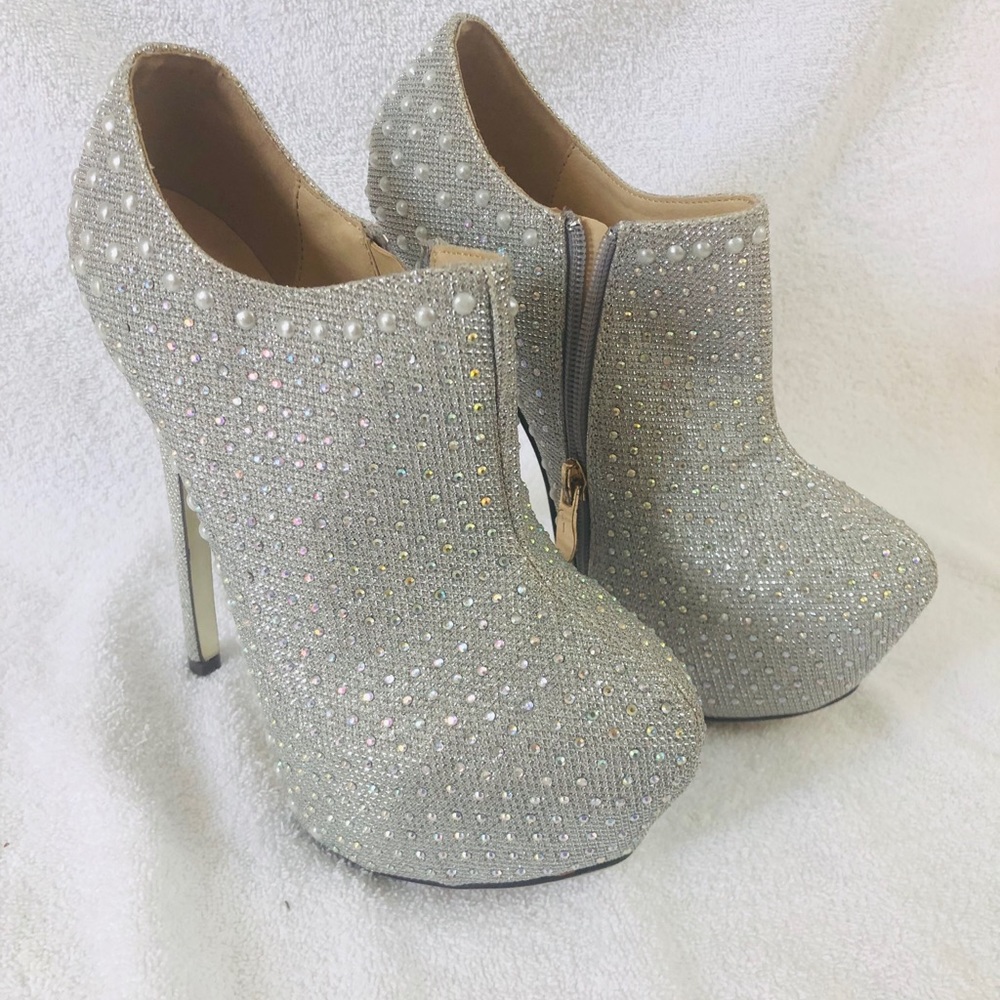 Dazzle Diamond Bootie Heels Silver and Pearl